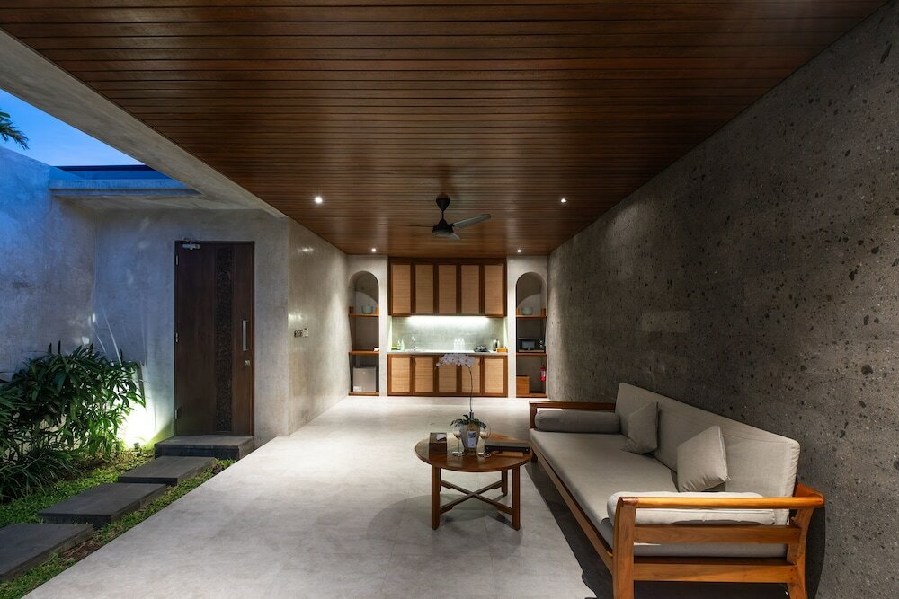 Фото Taman Dharmawangsa Suites