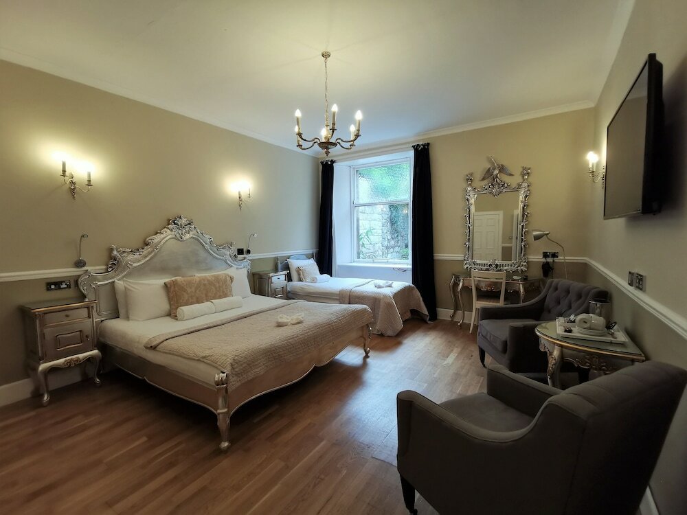 Фото The Haymarket Lairg Hotel