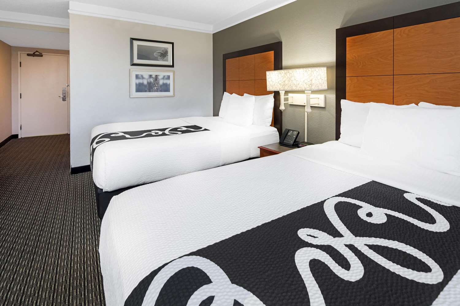 Фото La Quinta Inn & Suites by Wyndham Buena Park