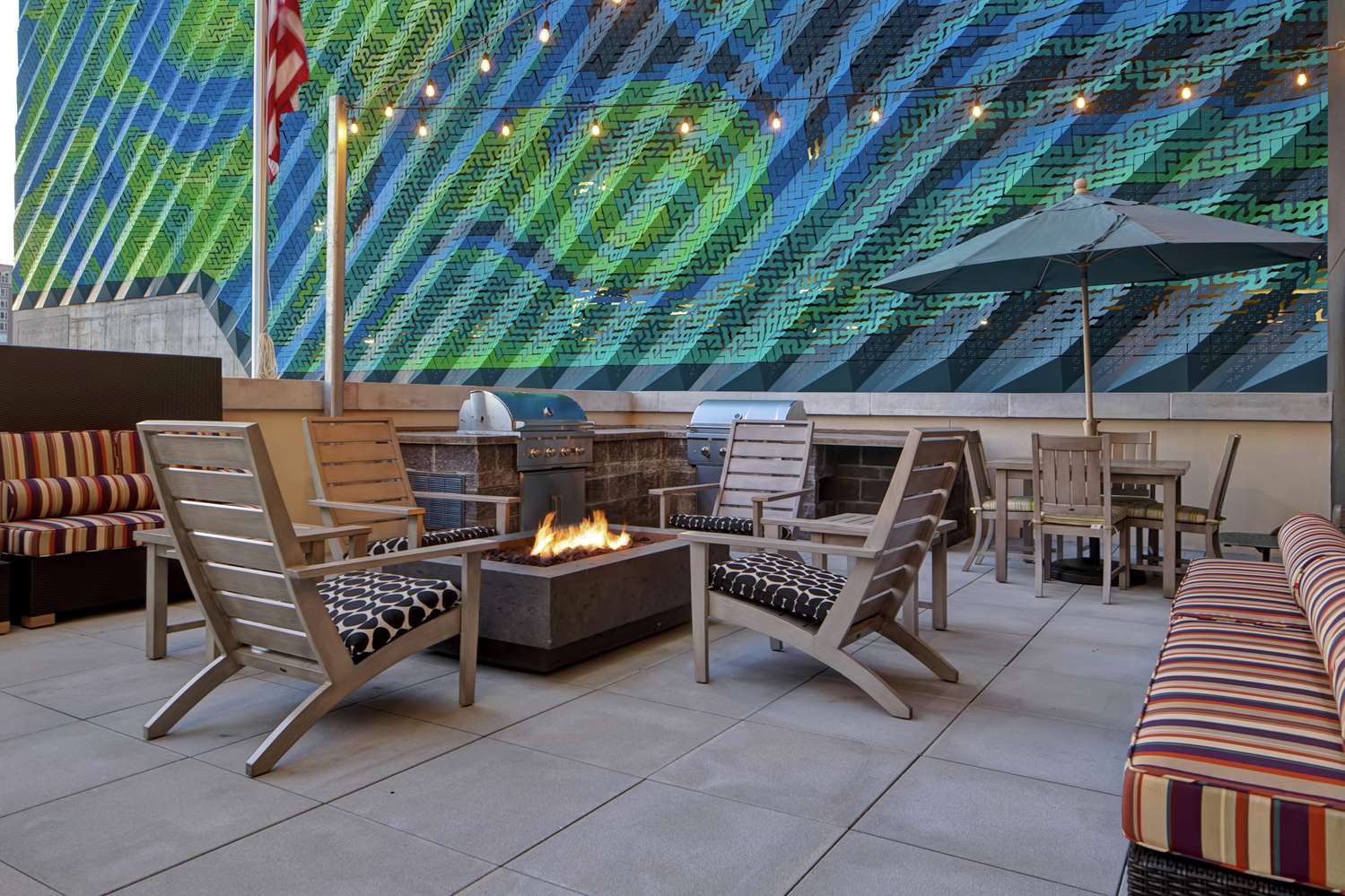 Фото Home2 Suites by Hilton Charlotte Uptown, Nc