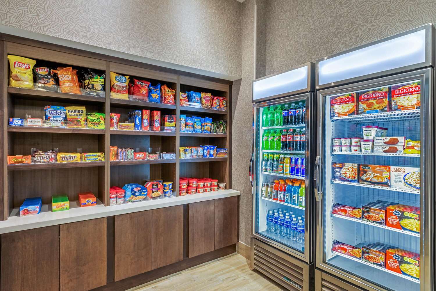 Фото La Quinta Inn & Suites by Wyndham Kansas City Beacon Hill