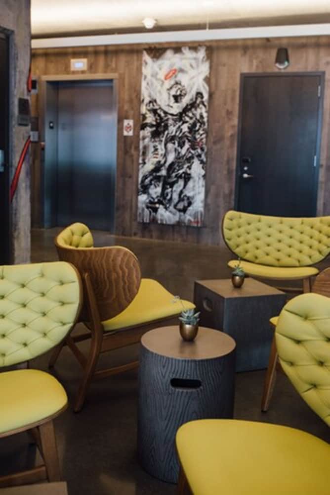 Фото The Preston House & Hotel