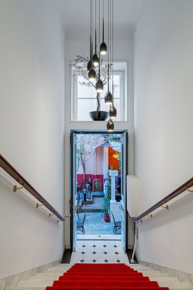 Фото 2 Mazi Suites