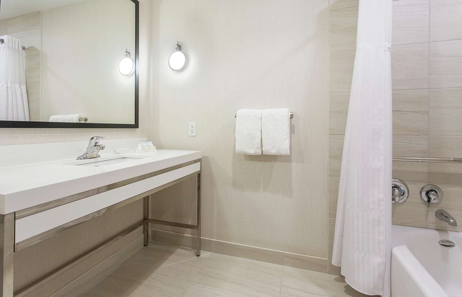 Фото Hilton Garden Inn Rochester/University & Medical Center