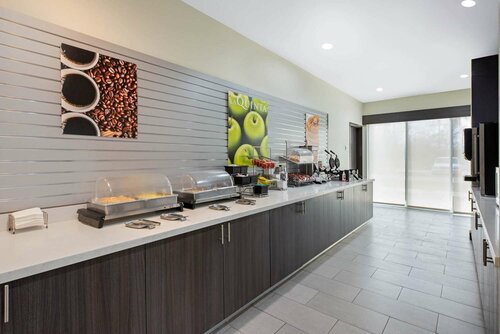 Гостиница La Quinta Inn & Suites by Wyndham Lake Charles - Westlake в Лейк-Чарльзе