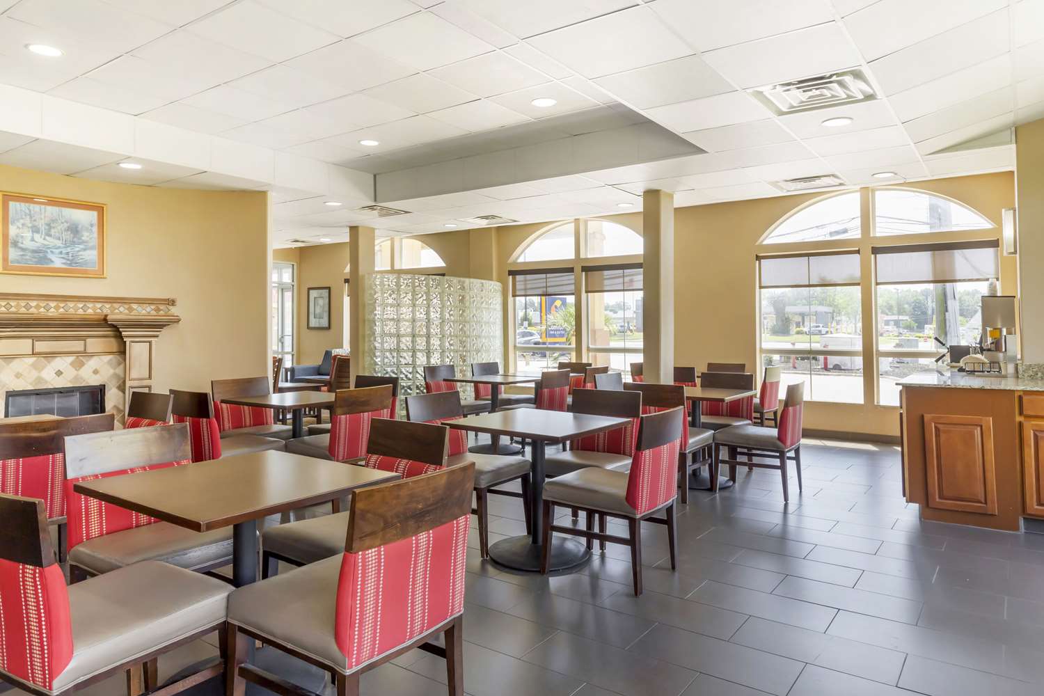 Фото Comfort Inn & Suites Chesapeake - Portsmouth