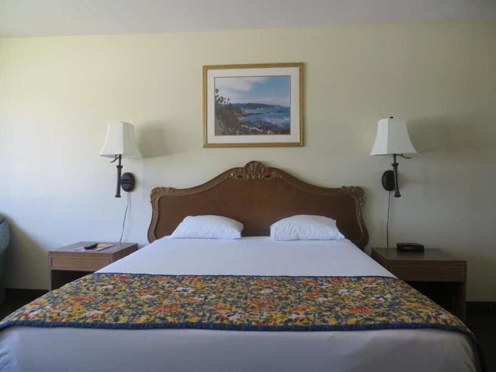 Фото Portside Inn & Suites