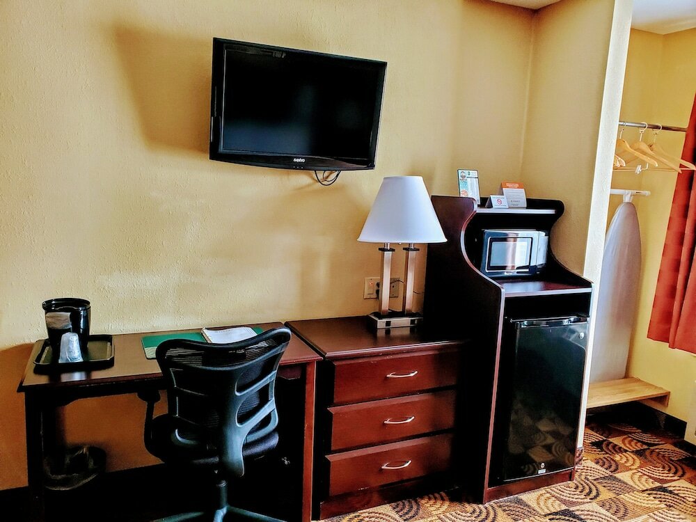 Фото Quality Inn Brunswick Cleveland South