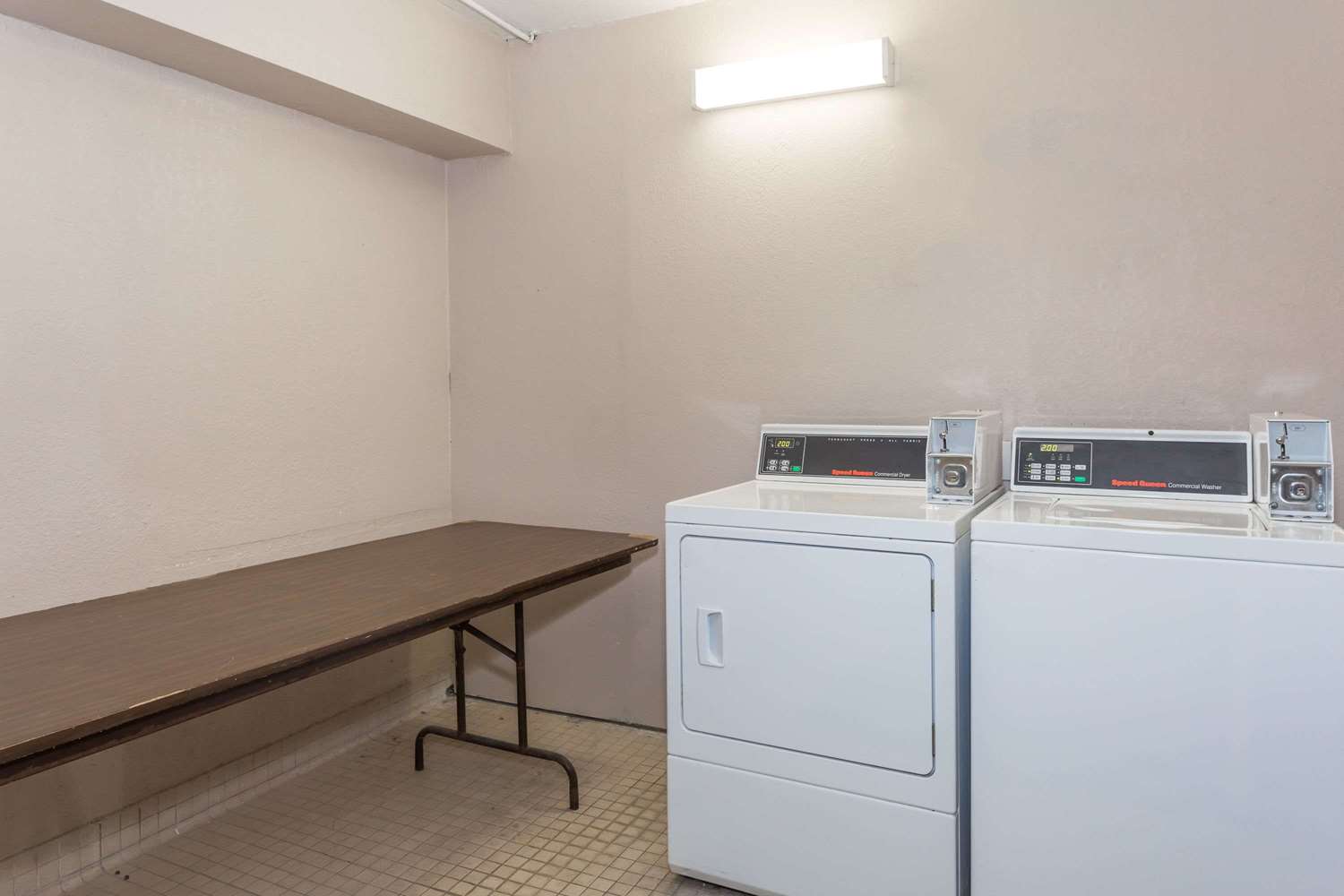 Фото Casa Bella Inn & Suites