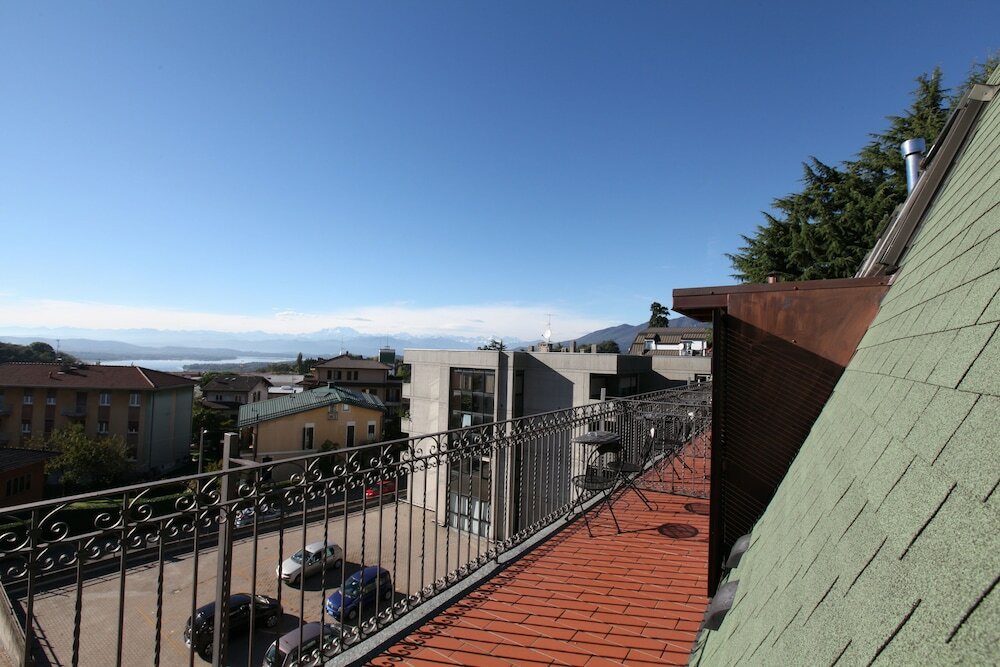 Фото Hotel Ungheria Varese 1946