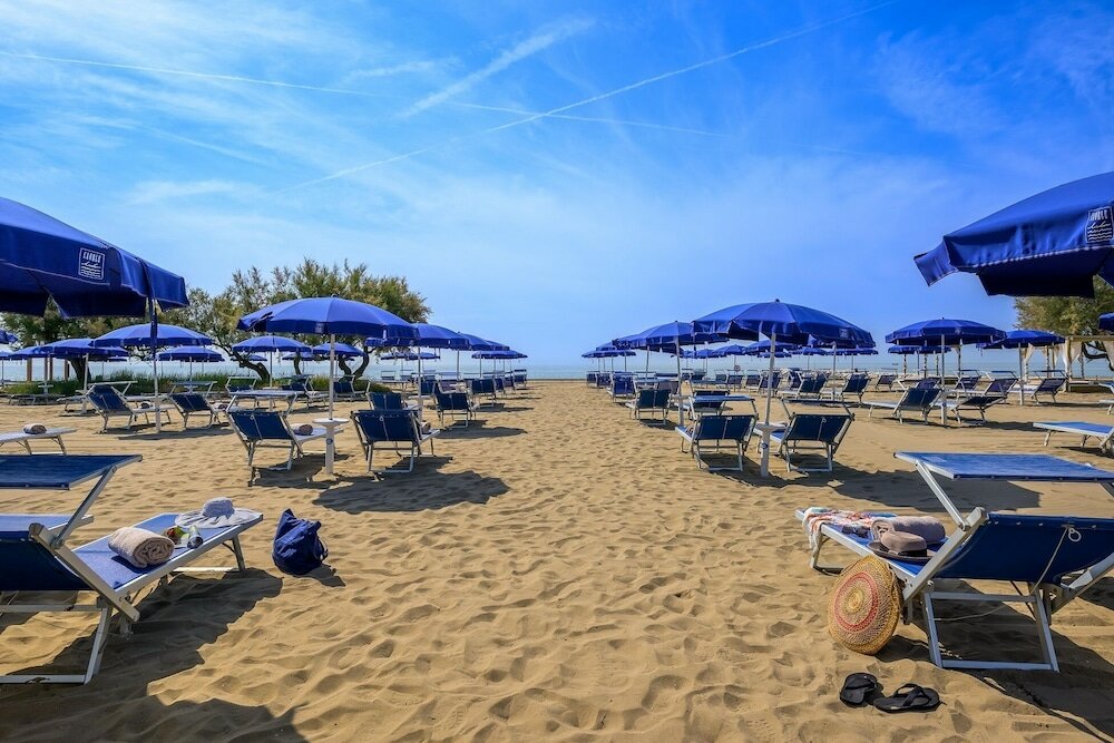 Фото Pareus Beach Resort