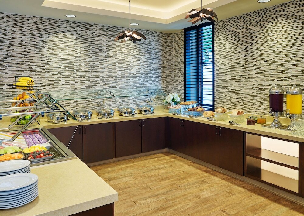 Фото DoubleTree by Hilton San Antonio Airport