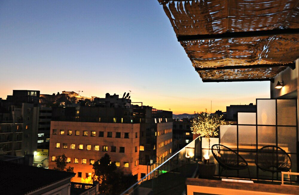 Фото The Athenians Art Apartments