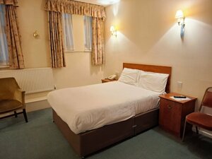 Borough Arms Hotel (26 King St), hotel