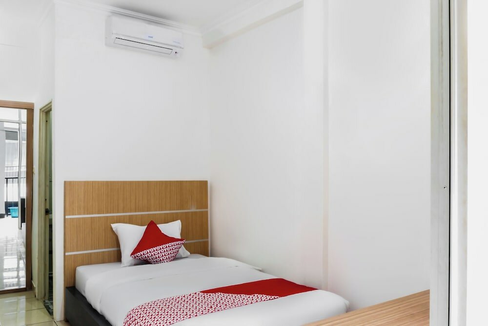 Фото Oyo 617 Sukaraja Residence Syariah