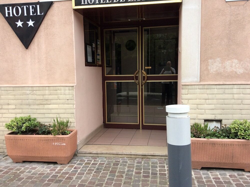 Фото Hotel De La Place