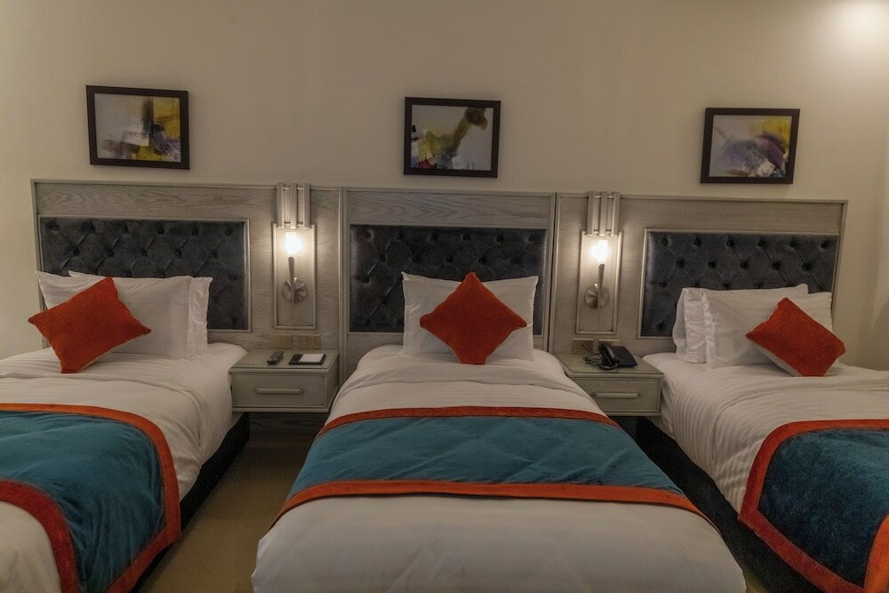 Фото Petra Canyon Hotel