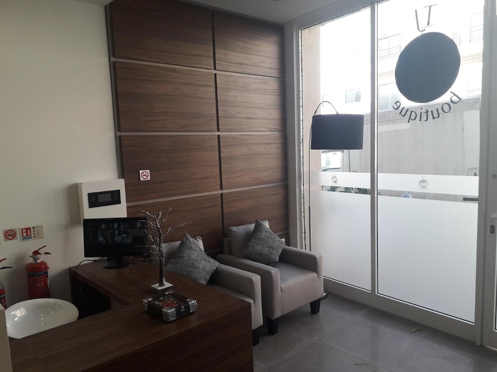 Фото TJ Boutique Accommodation