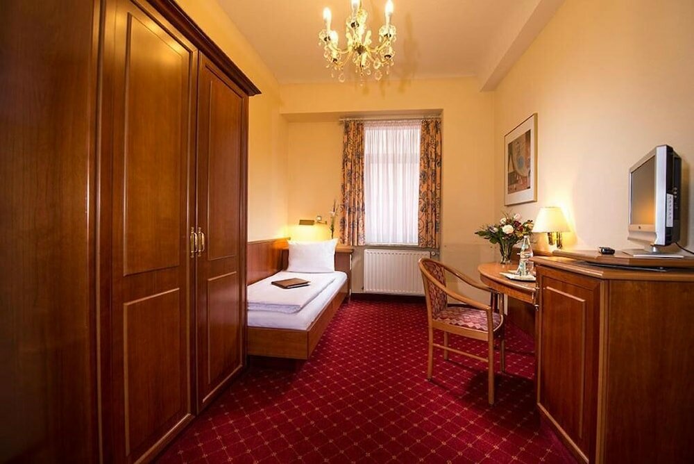 Фото Hotel Schweizer Hof