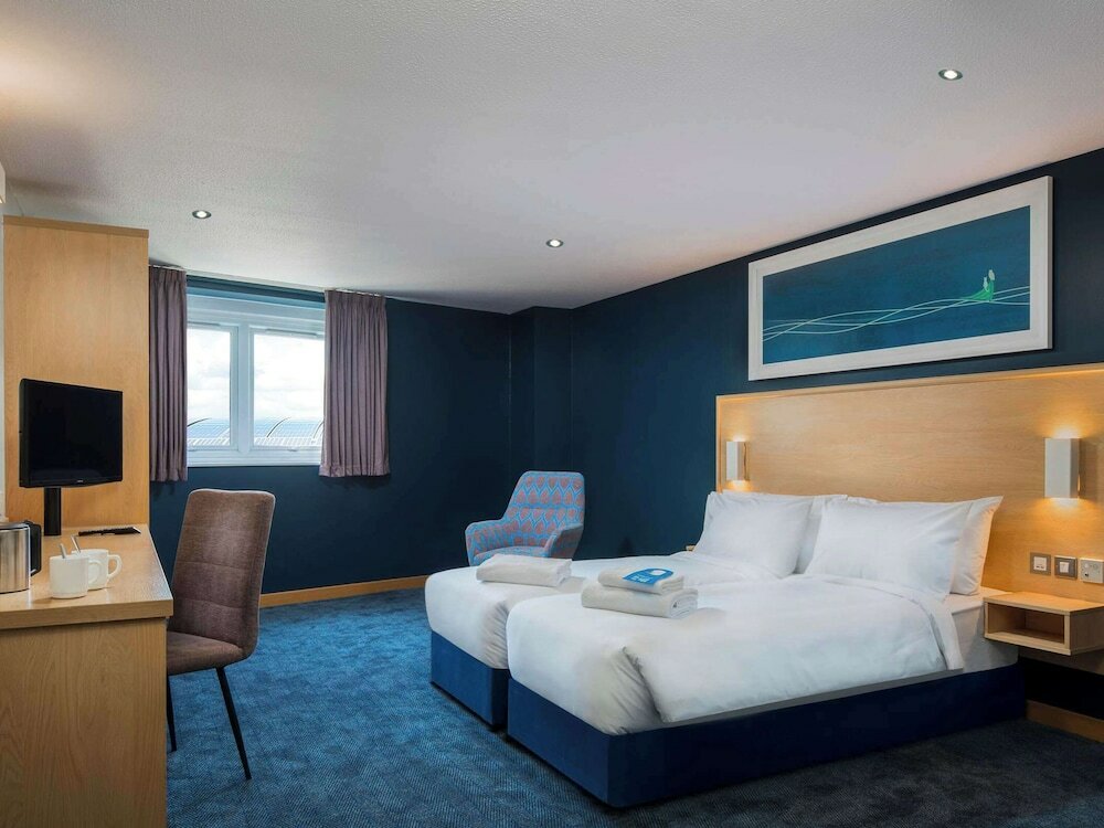 Фото Travelodge Inverness Fairways