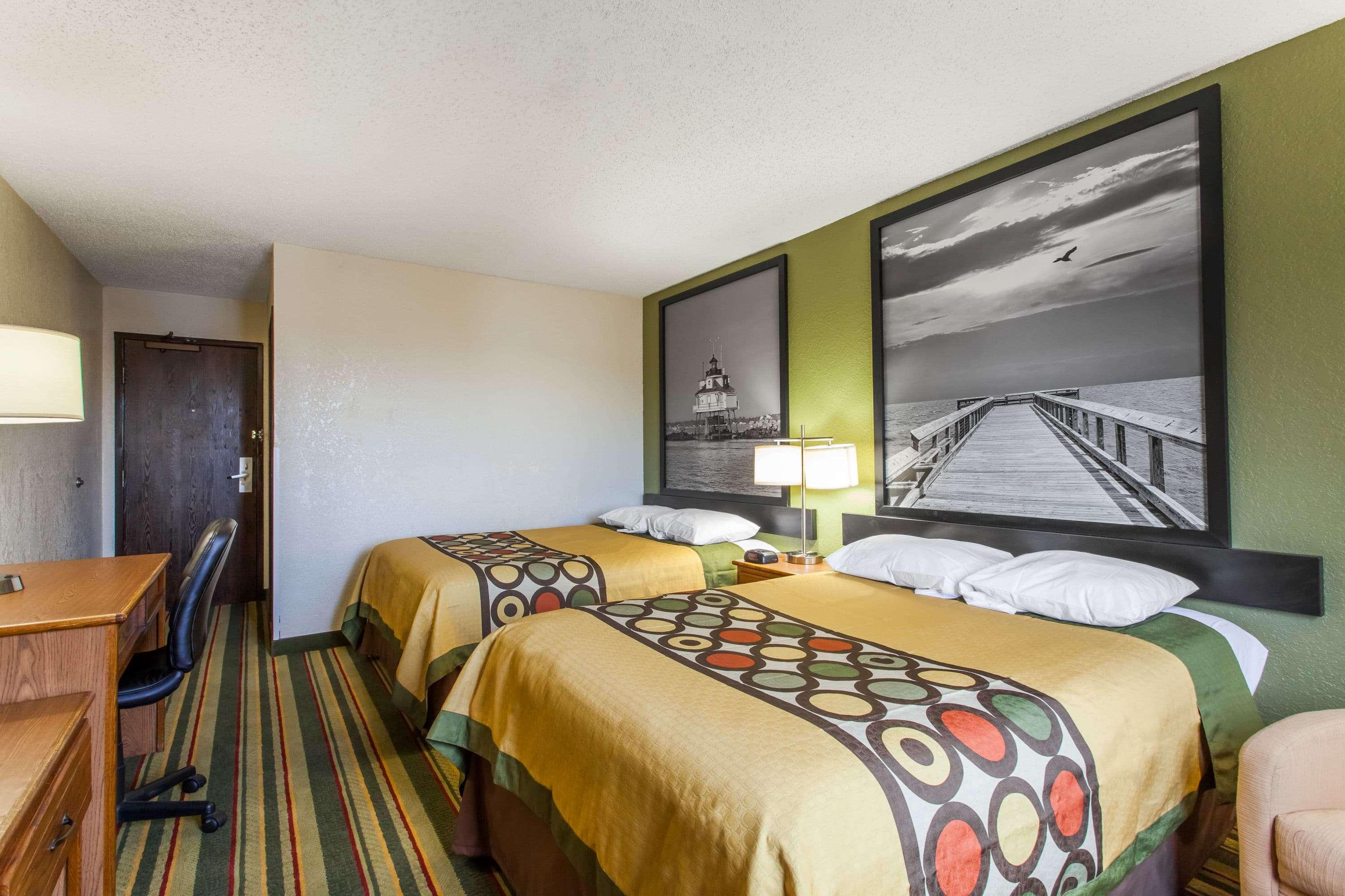 Фото Super 8 by Wyndham College Park Wash Dc Area