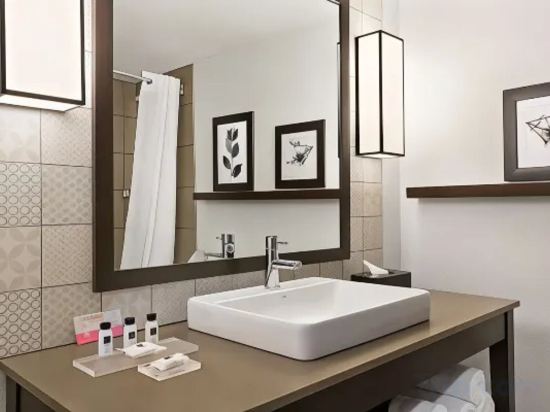 Фото Country Inn & Suites by Radisson, Atlanta Airport South, Ga