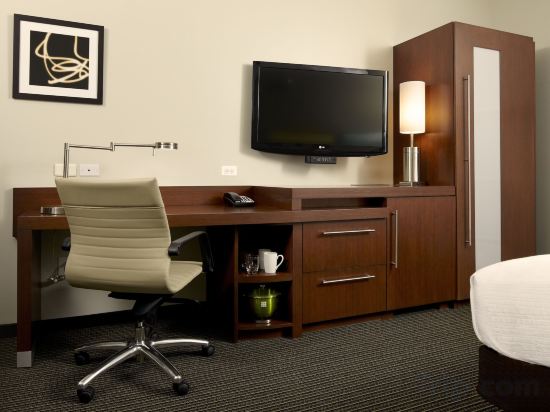 Фото Hyatt Place Mount Pleasant Towne Centre