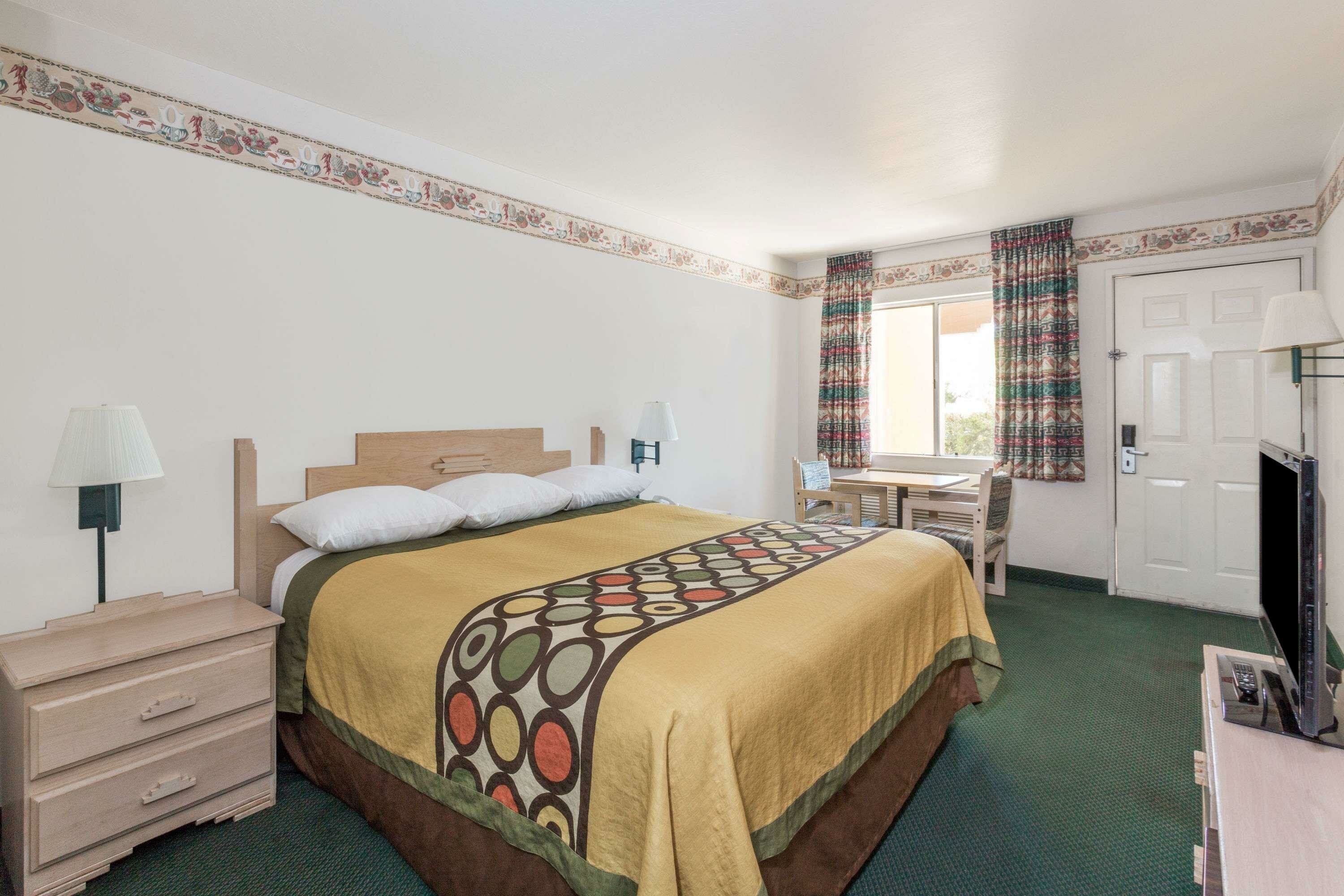 Фото Super 8 by Wyndham Cottonwood