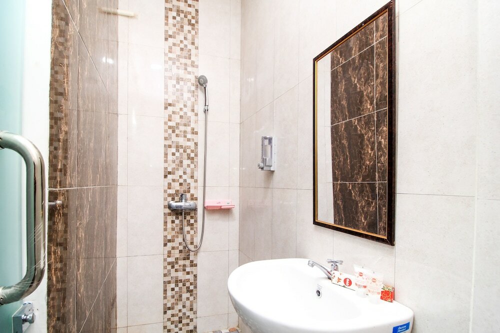 Фото Oyo 217 A1 Hotel