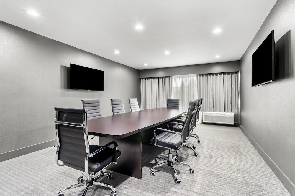 Фото Hourglass Hotel, Ascend Hotel Collection