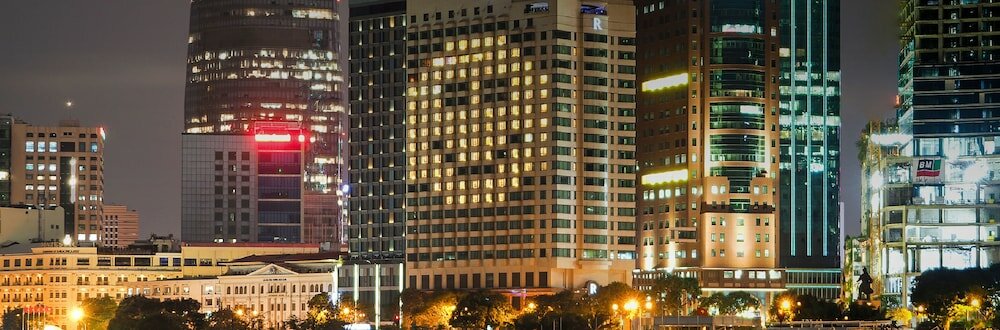 Фото Renaissance Riverside Hotel Saigon