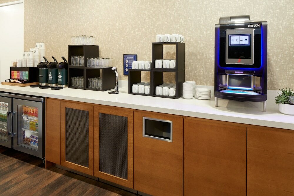 Фото Delta Hotels by Marriott Ottawa City Centre