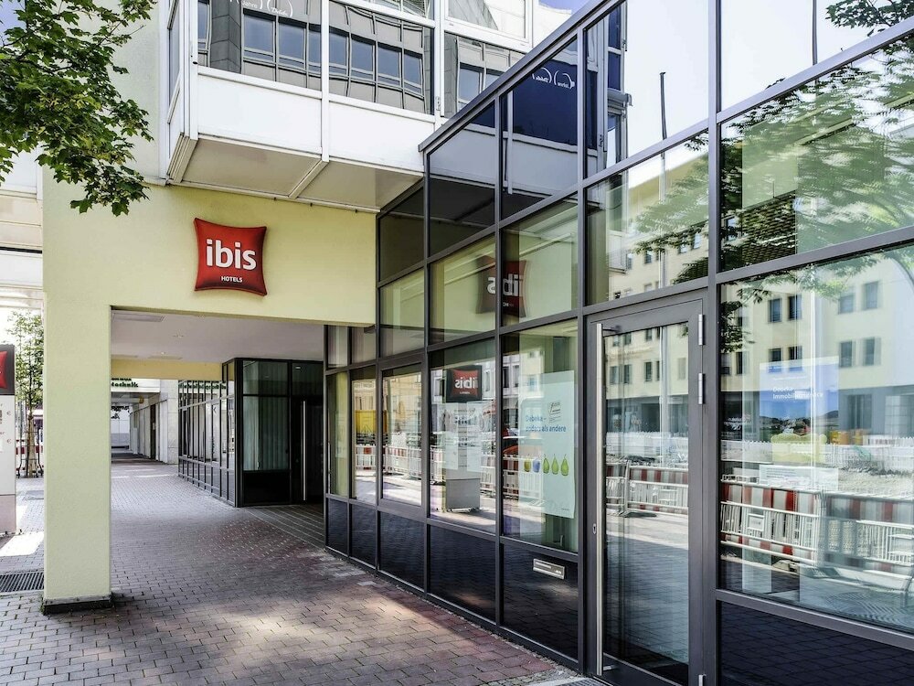 Фото Ibis Augsburg Hauptbahnhof