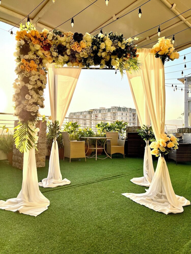 Фото Grand Islamabad Hotel