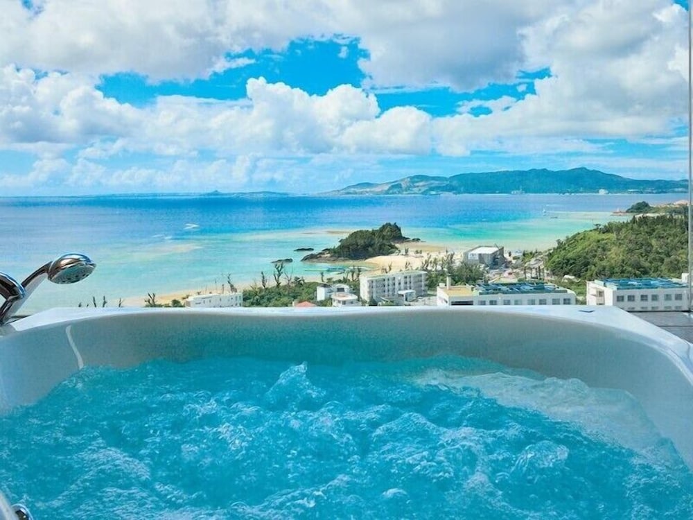 Фото Okinawa Kariyushi Resort Exes Onna