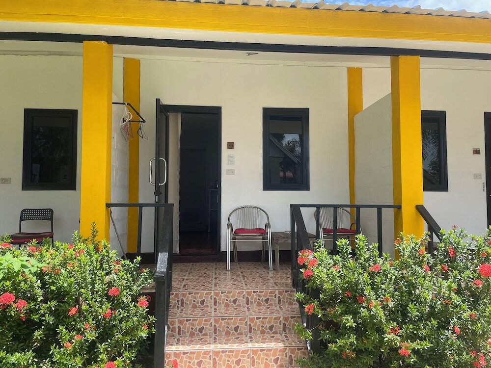 Фото Lonely Beach Pool Resort