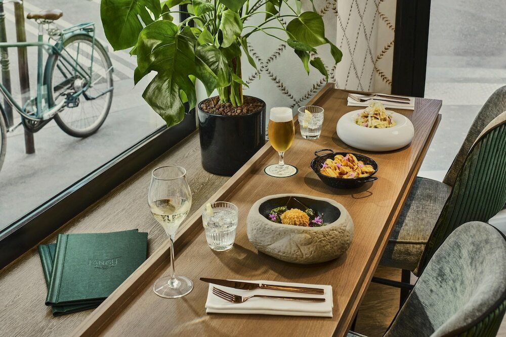 Фото Nh Collection Paris Ponthieu Champs-Élysées