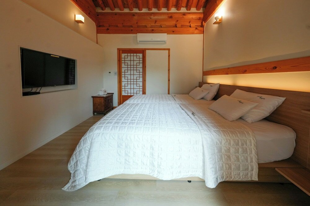 Фото Wiyeonjae Hanok Stay