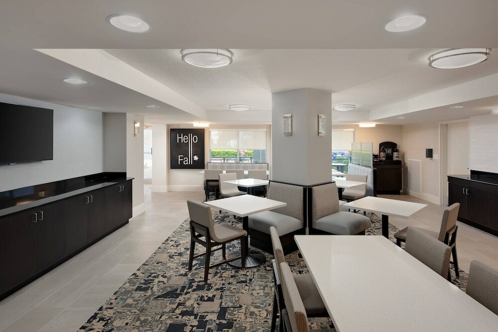 Фото Fairfield Inn And Suites by Marriott Palm Beach