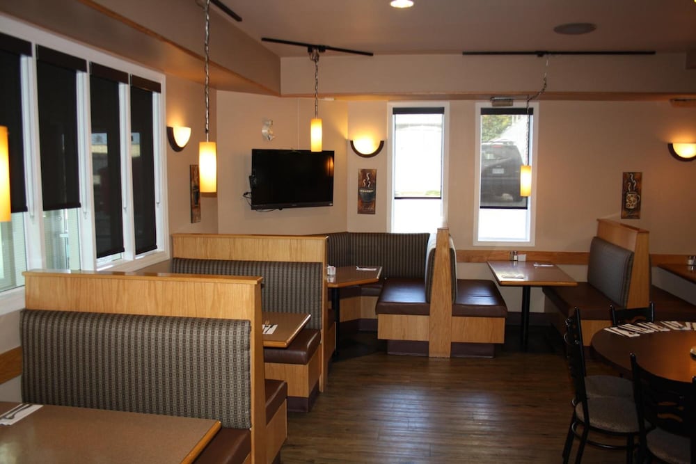 Фото BCMInns Peace River