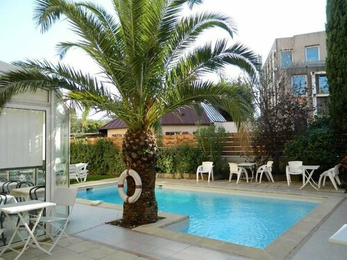 Внешний вид отеля Adonis Arc Hôtel Aix в Экс-ан-Провансе, фото 1