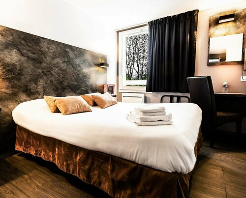Гостиница Logis Hotel Le Gril в Лон-ле-Сонье