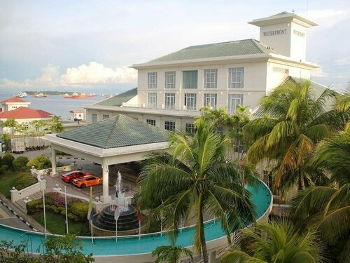 Гостиница Waterfront Labuan Financial в Бандар-Лабуане