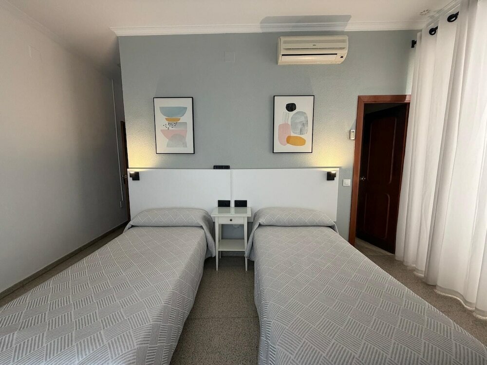 Фото Hostal Bahia