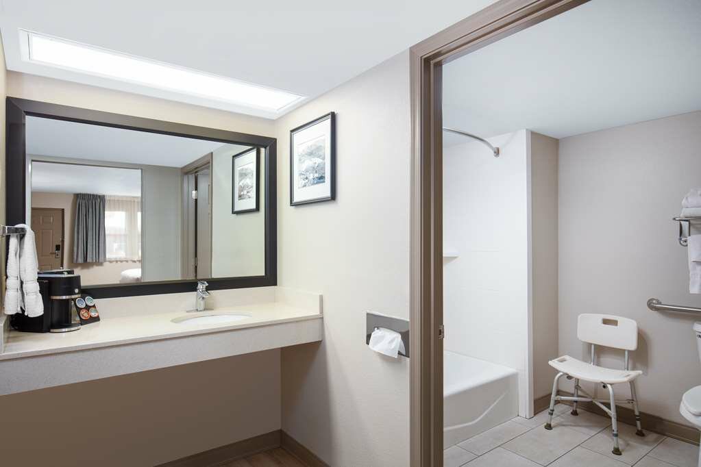 Фото Best Western Plus King's Inn & Suites