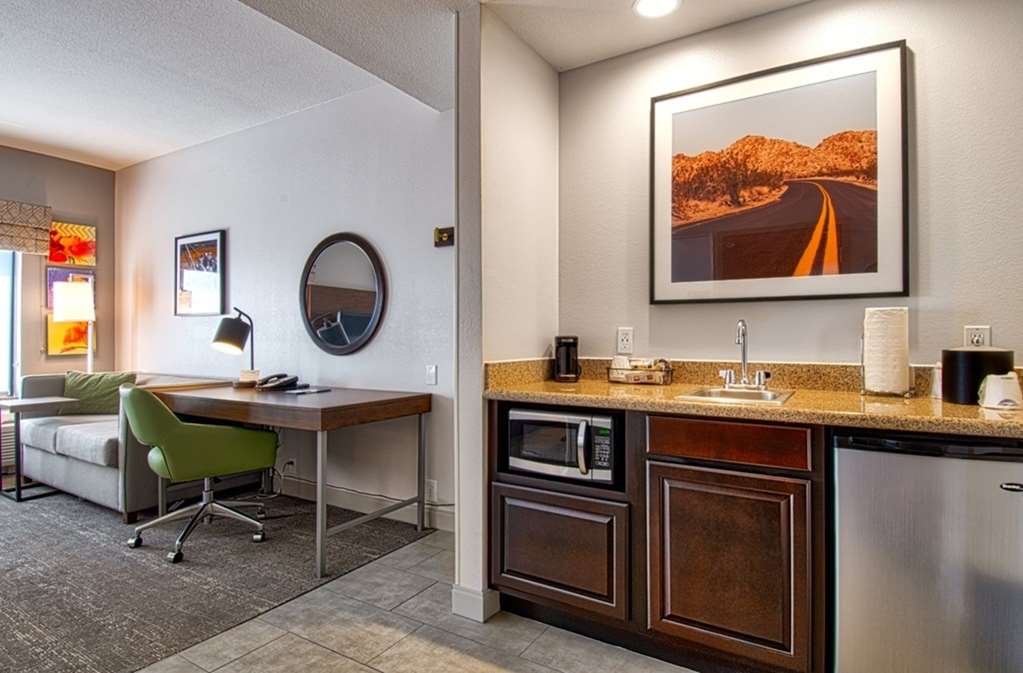 Фото Hampton Inn And Suites Hemet