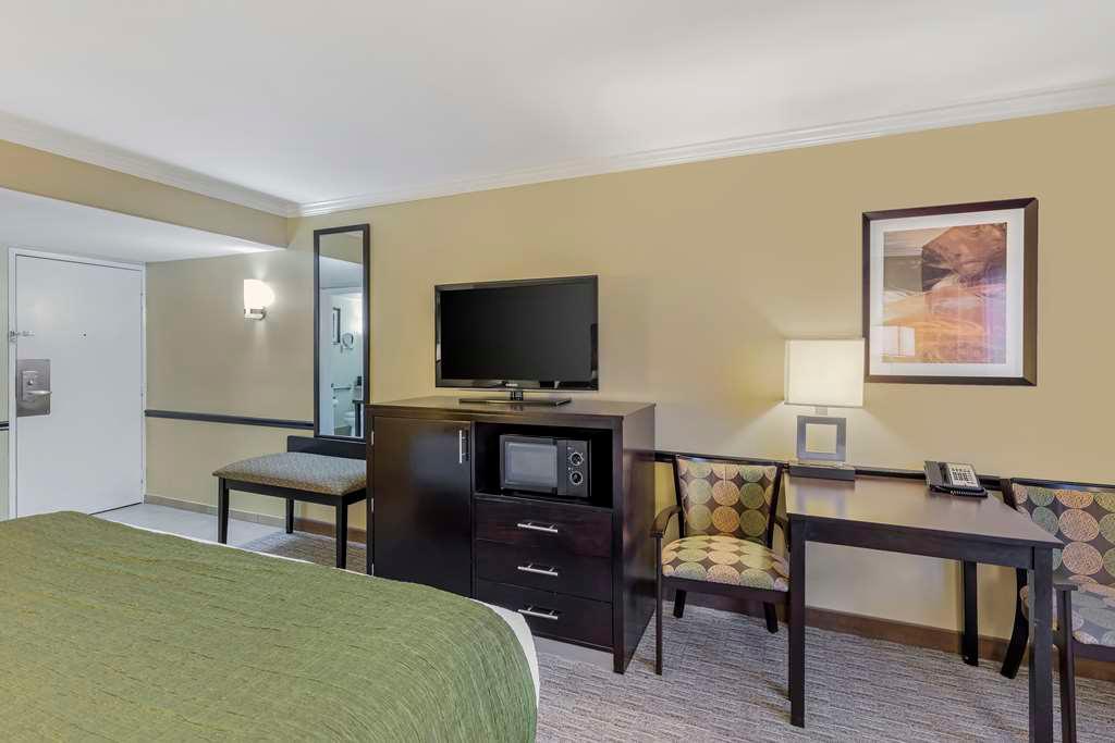 Фото Best Western Canoga Park Motor Inn