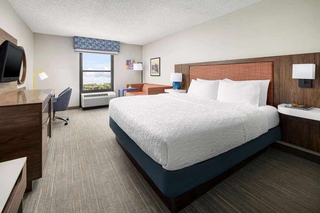 Фото Hampton Inn Laredo