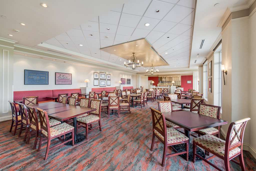 Фото Hilton Garden Inn Suffolk Riverfront