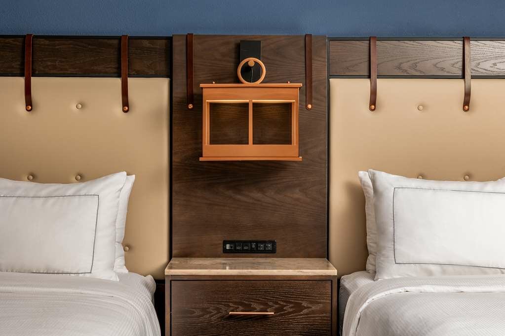 Фото Hotel Westport Kansas City, Tapestry Collection by Hilton